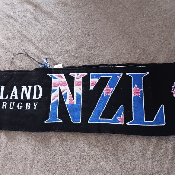 New Zealand Rugby Scarf - Picture 3 of 4